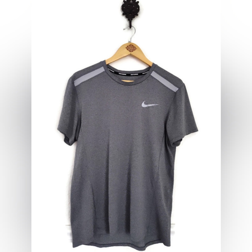 Nike Men's Gray Nike Running Dri Fit Activewear Shirt Size Large